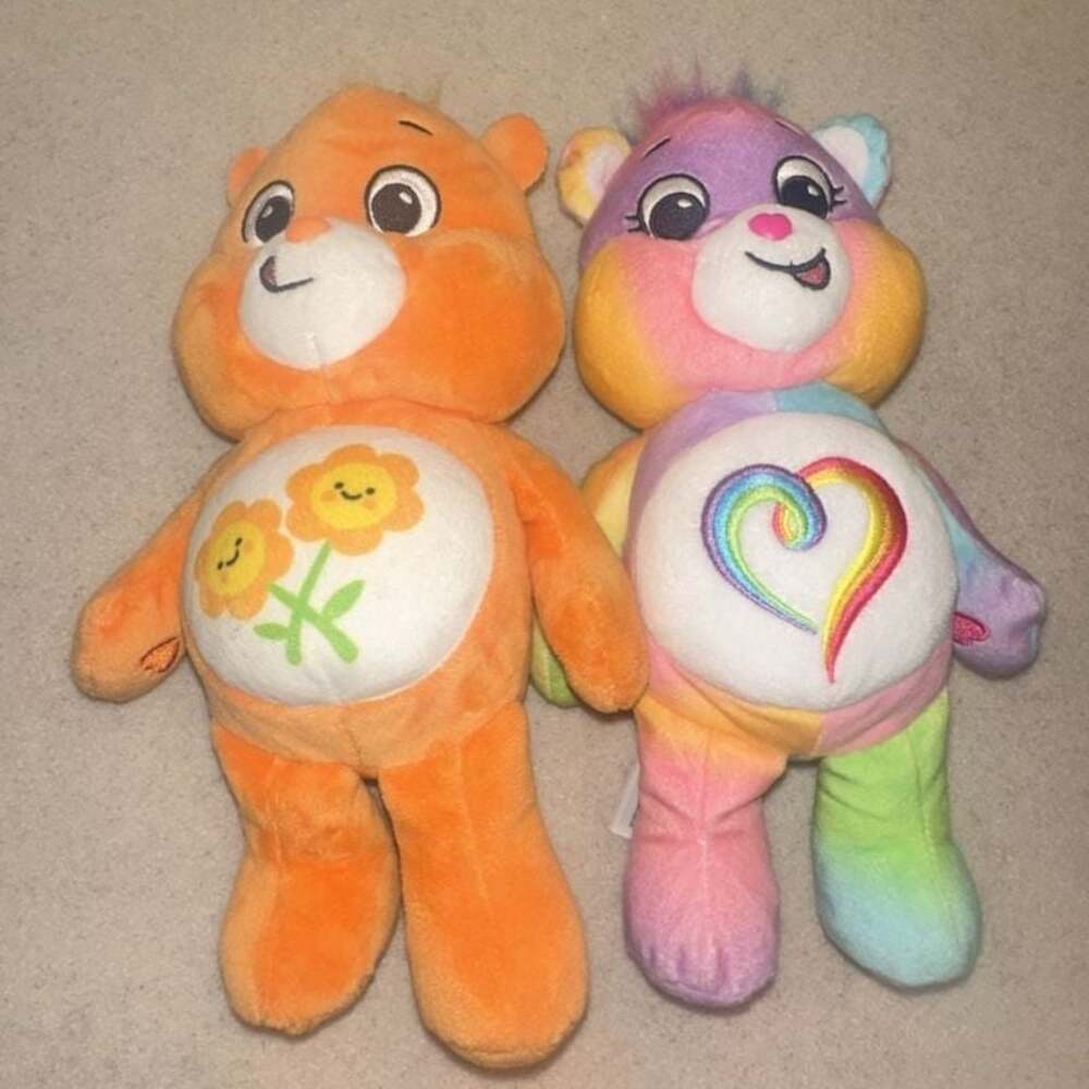 2 Care Bears: Friend Bear and True Heart Bear